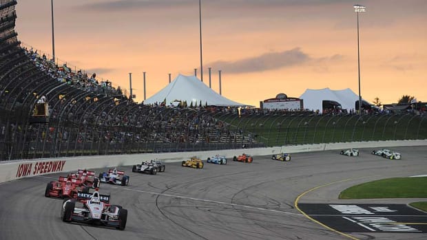 helio-castroneves-iowa-Rainier-Ehrhardt.jpg